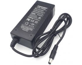 Адаптер питания для электросамокатов для Li-Ion батарей (16.80V 3.0A 5.5*2.1) Адаптер питания для электросамокатов для Li-Ion батарей (16.80V 3.0A 5.5*2.1)