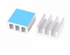 Аллюминиевый радиатор 11x11x5 мм с термоскотчем 3M 8810 Аллюминиевый радиатор 11x11x5 мм с термоскотчем 3M 8810