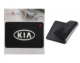 Коврик на панель с маркой авто KIA (20х13 см) Коврик на панель с маркой авто KIA (20х13 см)